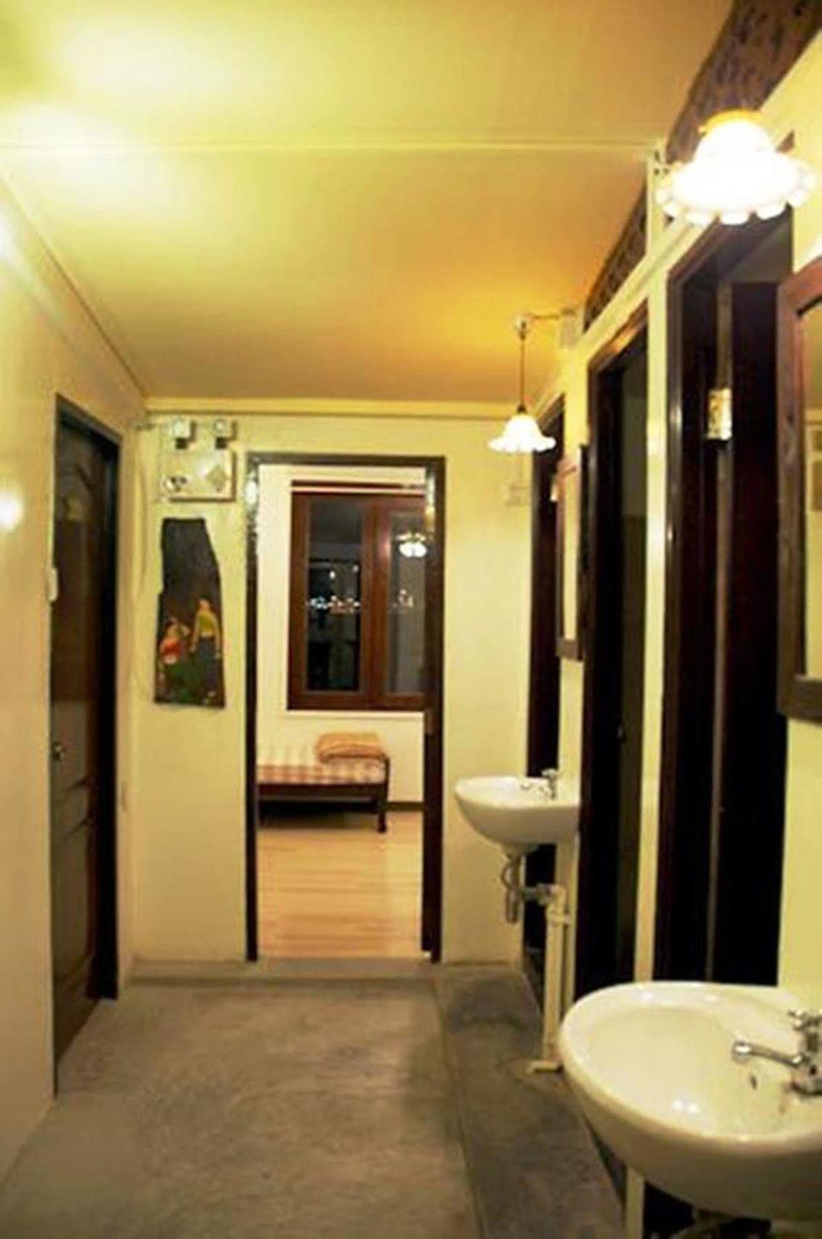Хостел Yha Bangkok Airport Bang Phli Экстерьер фото